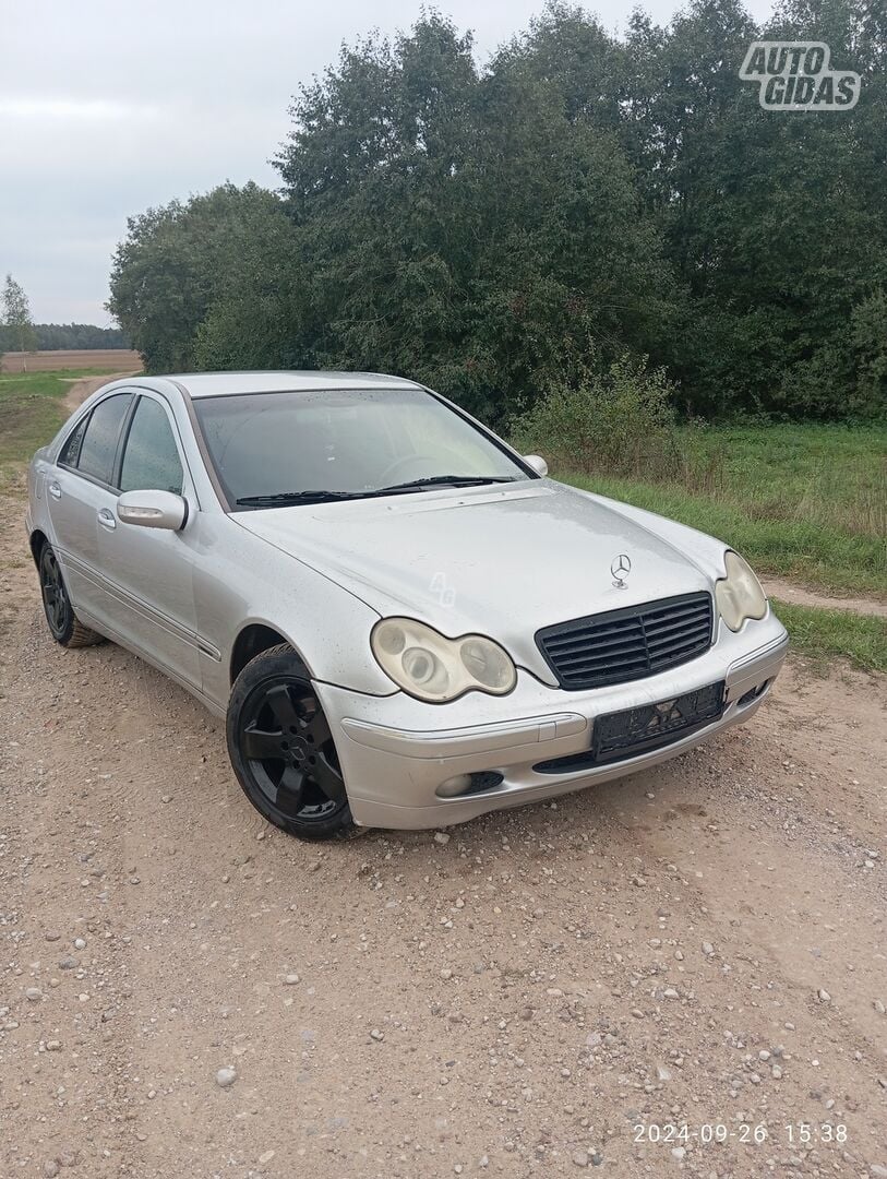 Mercedes-Benz C 200 W203 2001 y