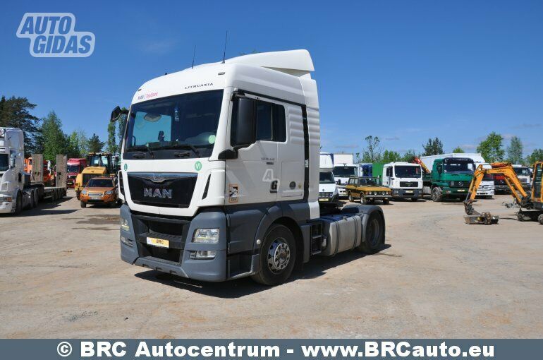 MAN TGX 2016 y Semi-trailer truck