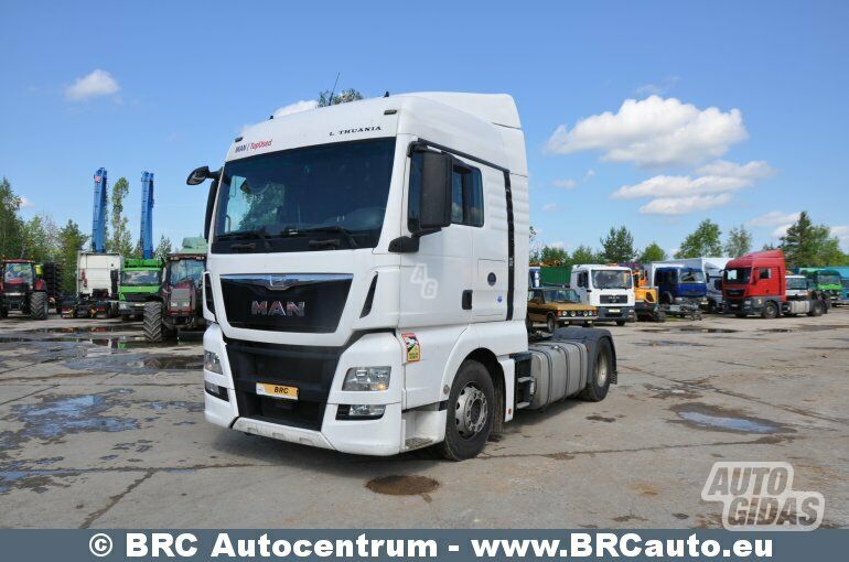 MAN TGX 2016 y Semi-trailer truck