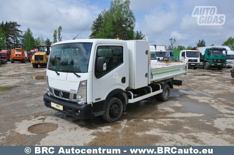 Nissan NT400 2017 y Dump