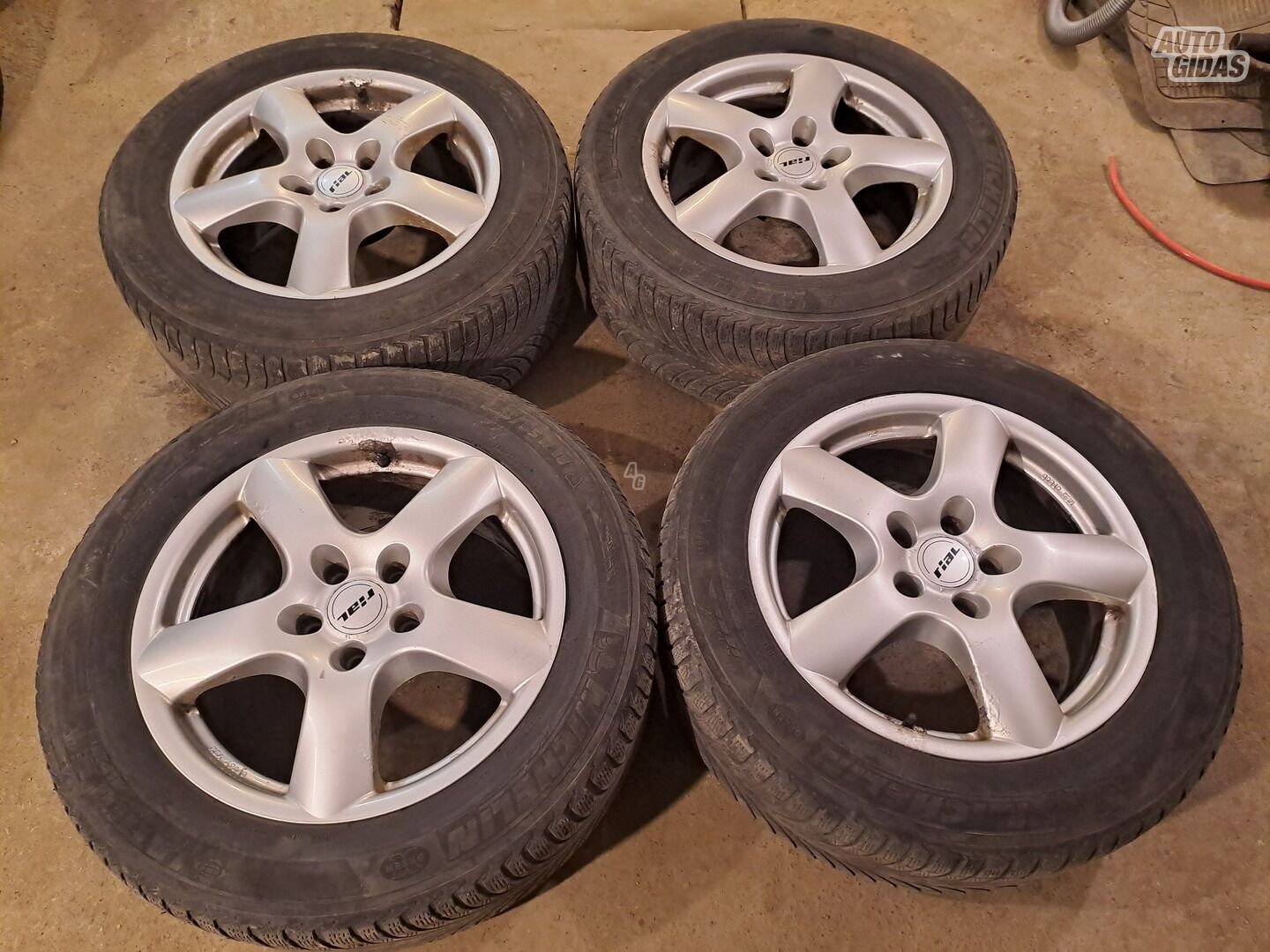 Light alloy R18 rims