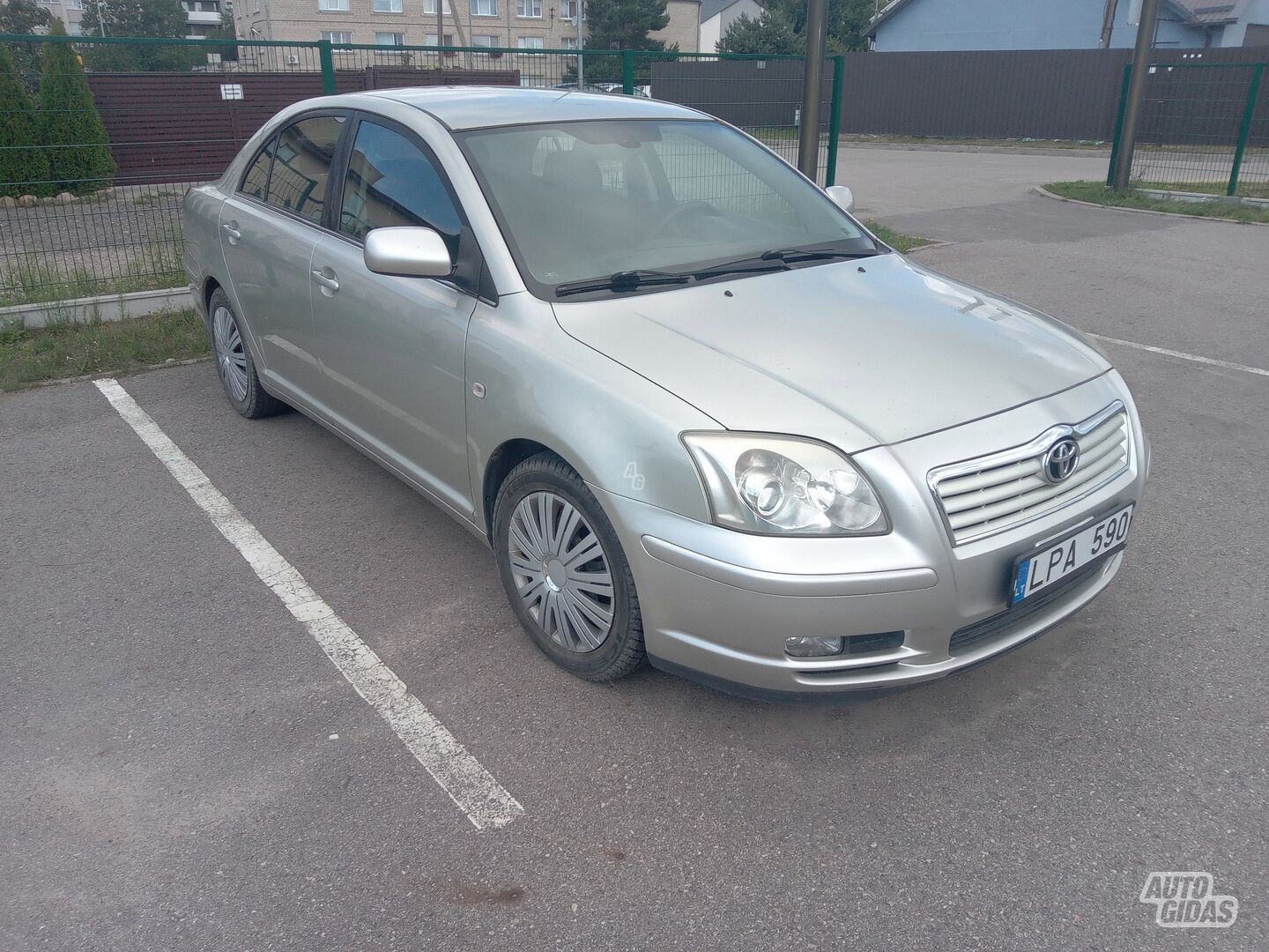 Toyota Avensis 2003 y Sedan