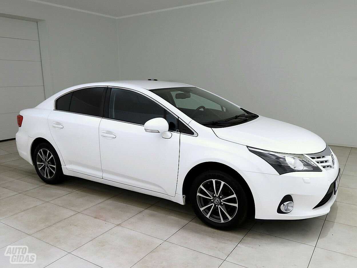 Toyota Avensis 2014 г Седан