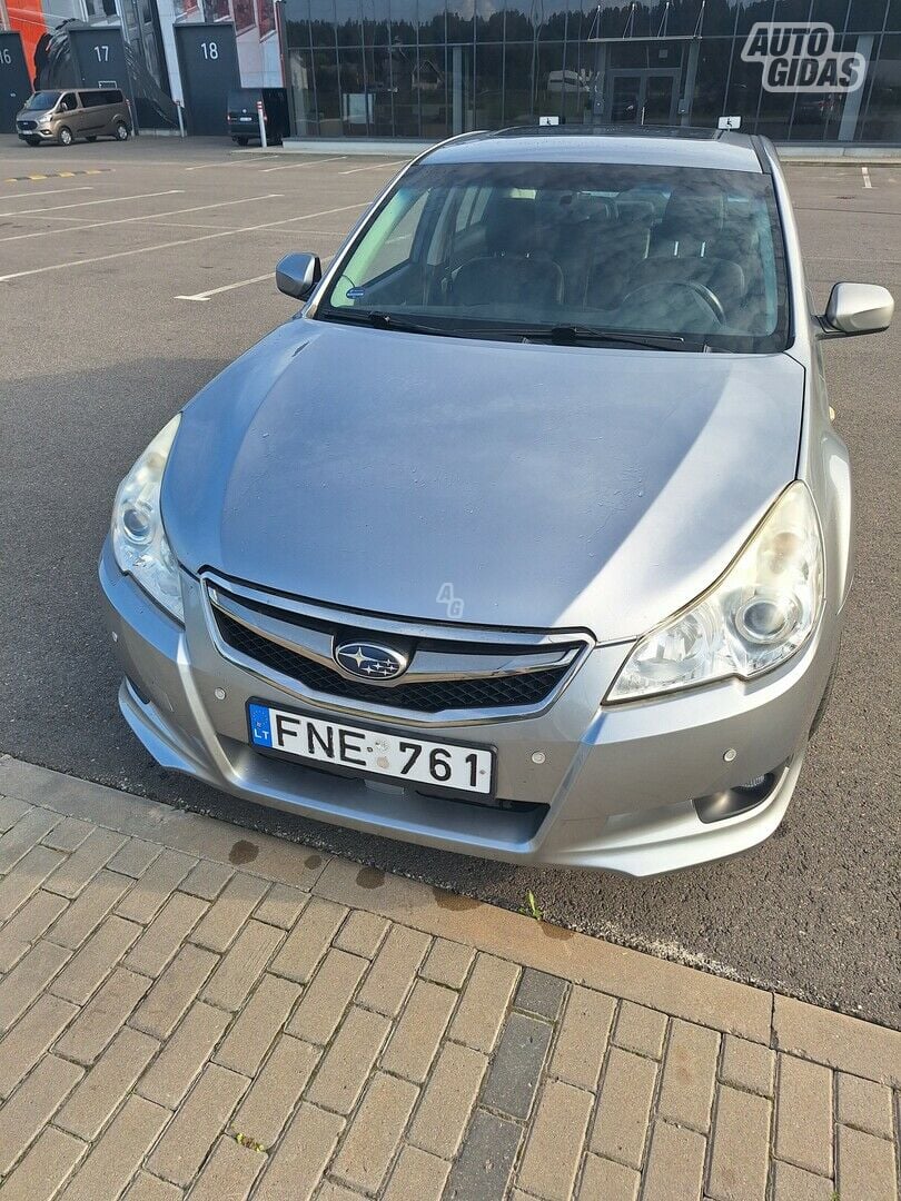 Subaru Legacy V 2011 г