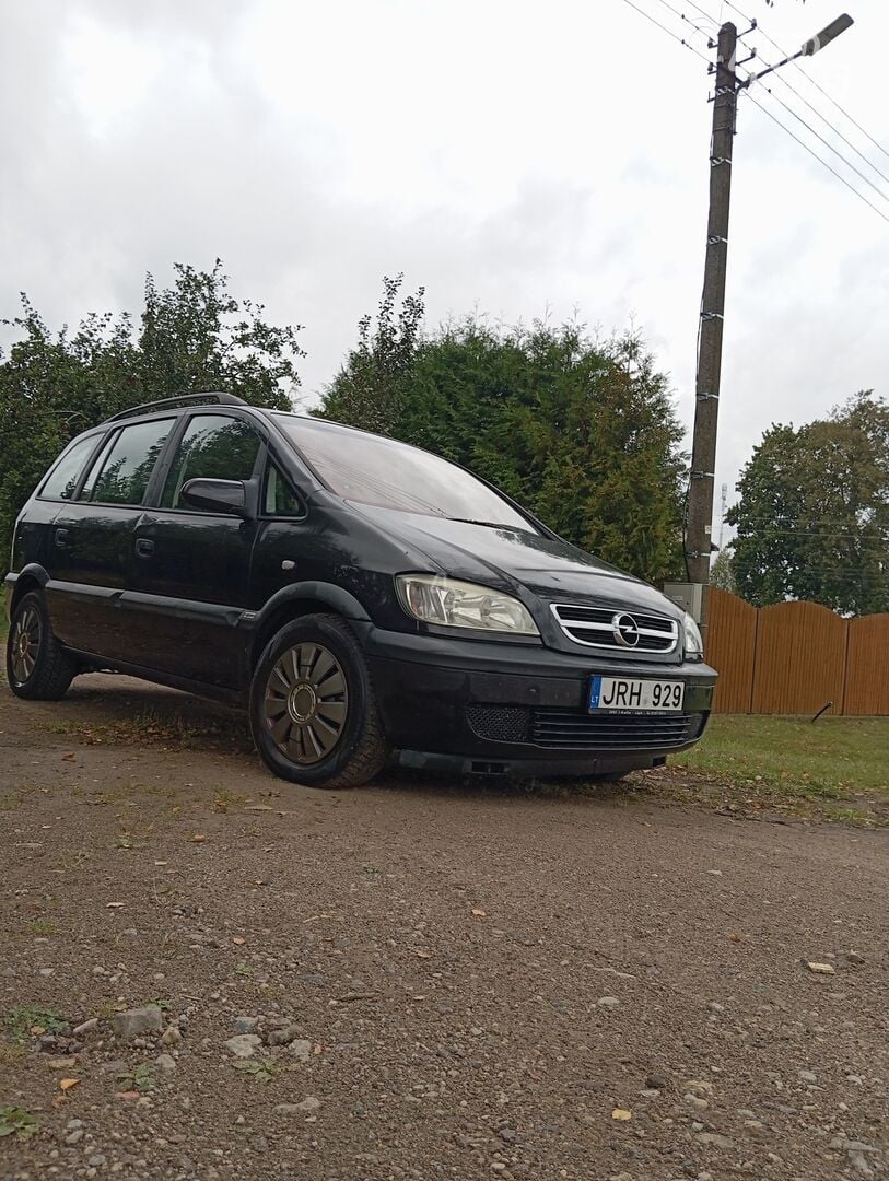 Opel Zafira 2002 m Vienatūris