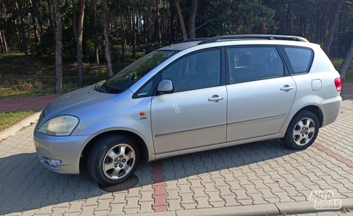 Toyota Avensis Verso 2005 y Van