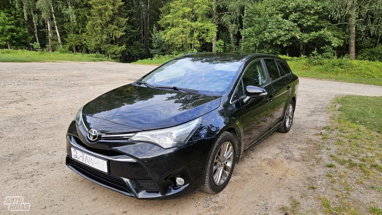 Toyota Avensis 2015 г Универсал