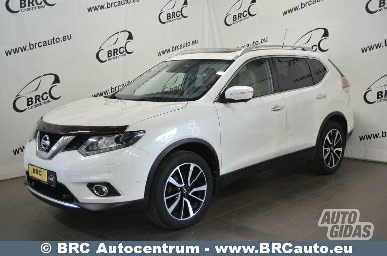 Nissan X-Trail FWD M/T 2016 г