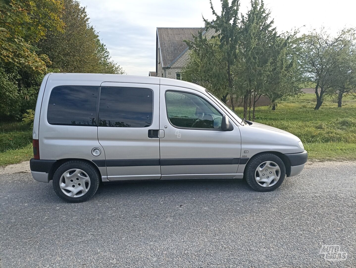 Peugeot Partner 2003 y Minibus