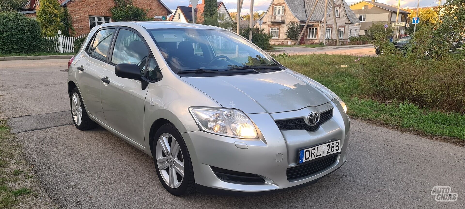 Toyota Auris 2008 y Hatchback