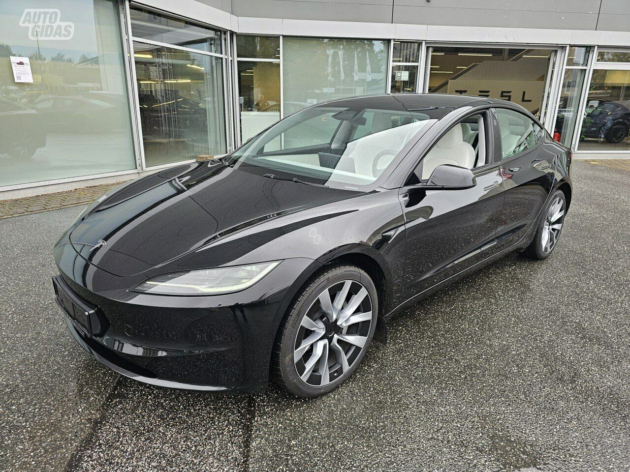 Tesla Model 3 2024 г Седан