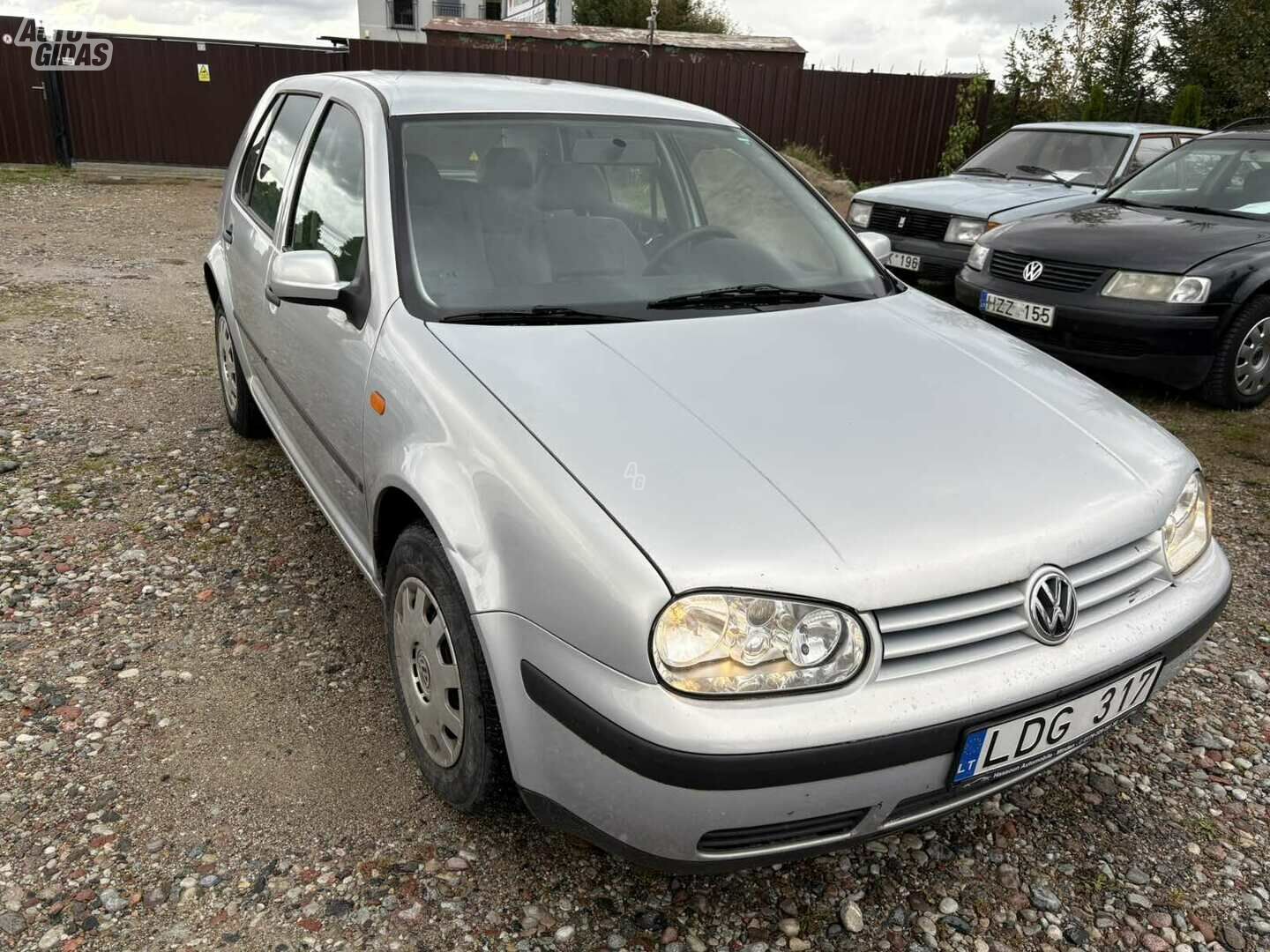 Volkswagen Golf 1999 г Хэтчбек