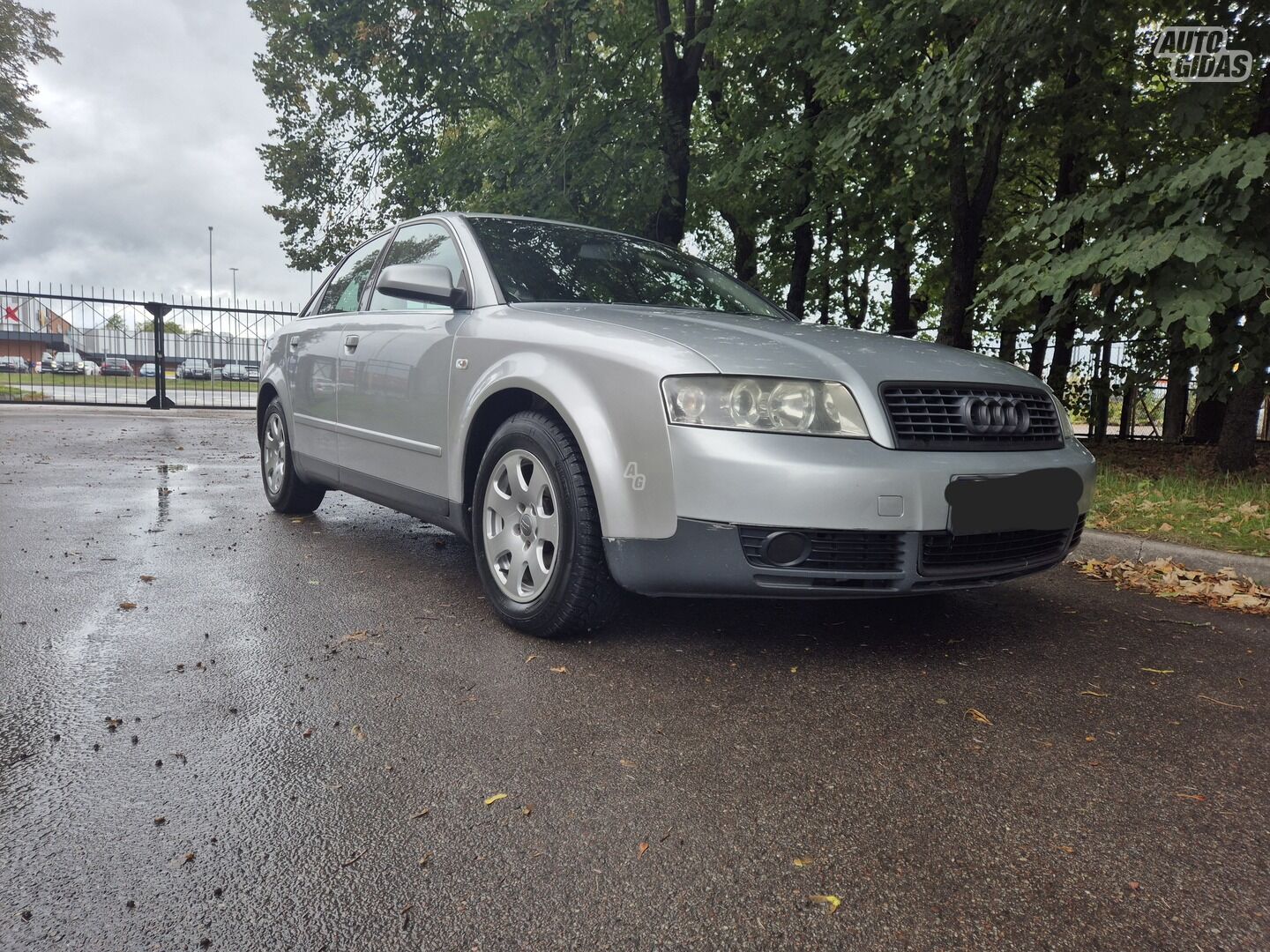 Audi A4 3205 2001 y