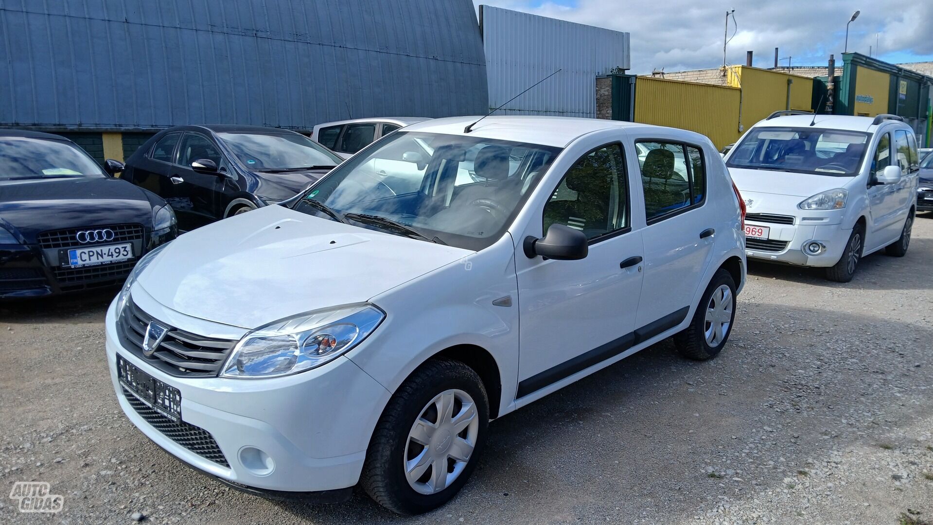 Dacia Sandero 2012 г Хэтчбек