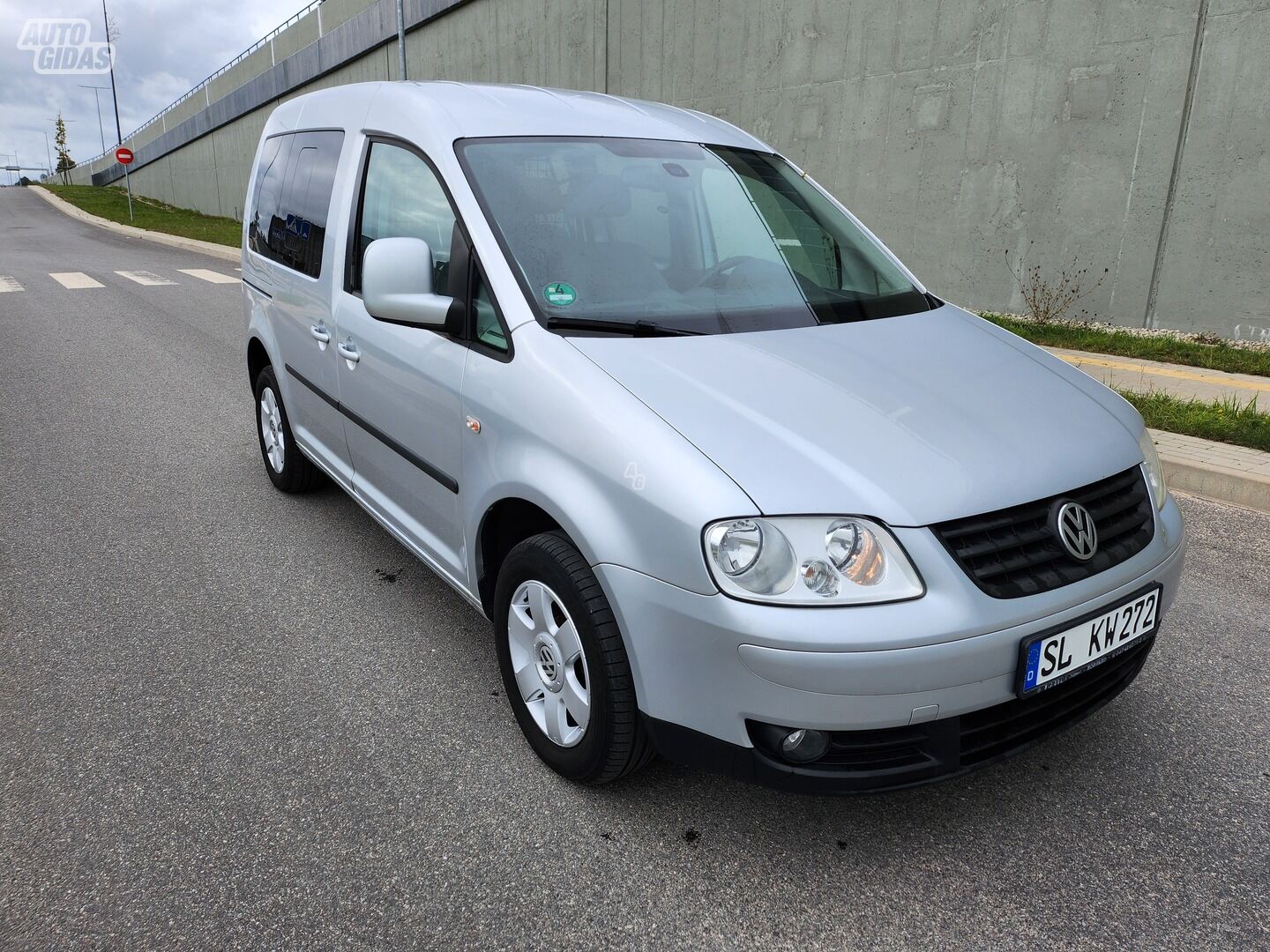 Volkswagen Caddy III 2010 y