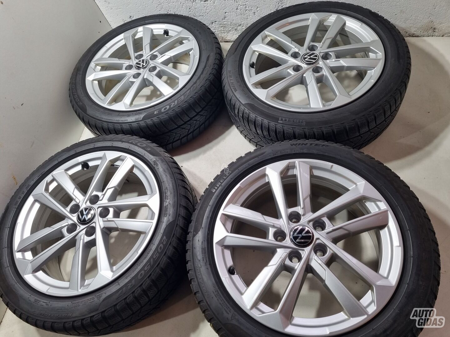 Volkswagen Golf, Touran R17 Golf light alloy R17 rims