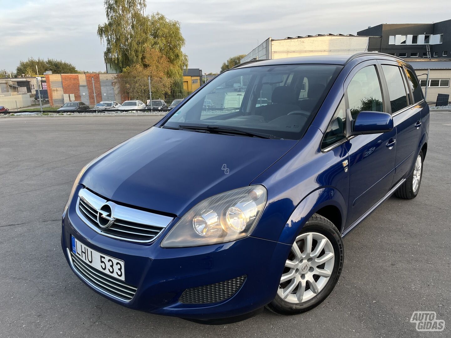 Opel Zafira 2010 г Универсал