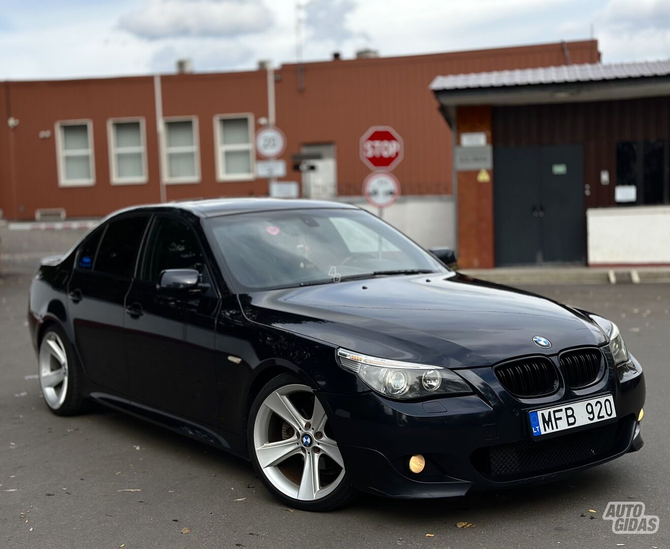 Bmw 525 E60 2005 г