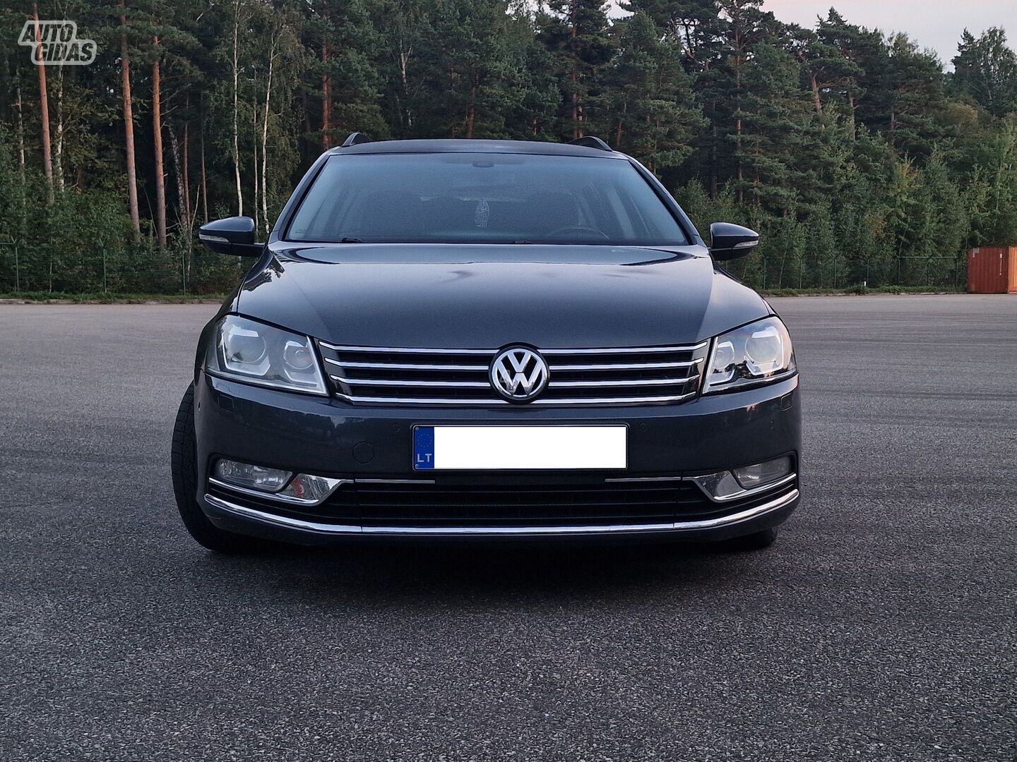 Volkswagen Passat B7 2012 y