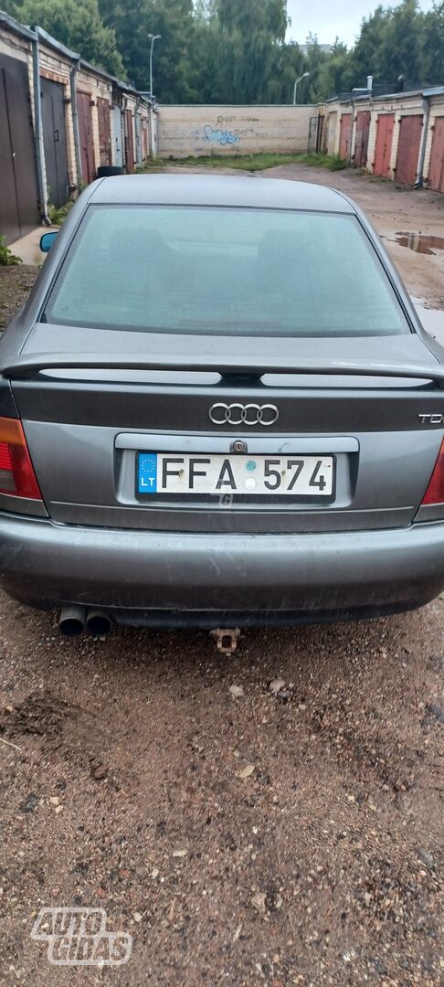 Audi A4 1995 г Седан