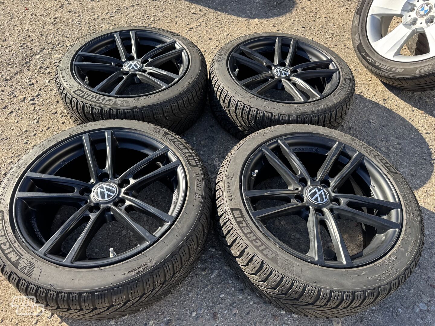 Volkswagen Siunciam, 7.5J ET43 Transporter light alloy R17 rims