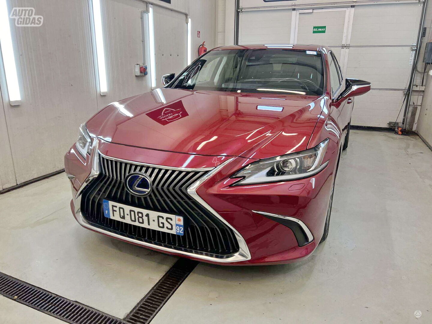 Lexus ES 300h 2020 y Sedan