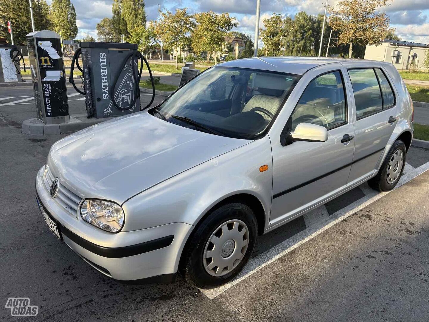 Volkswagen Golf 1999 г Хэтчбек