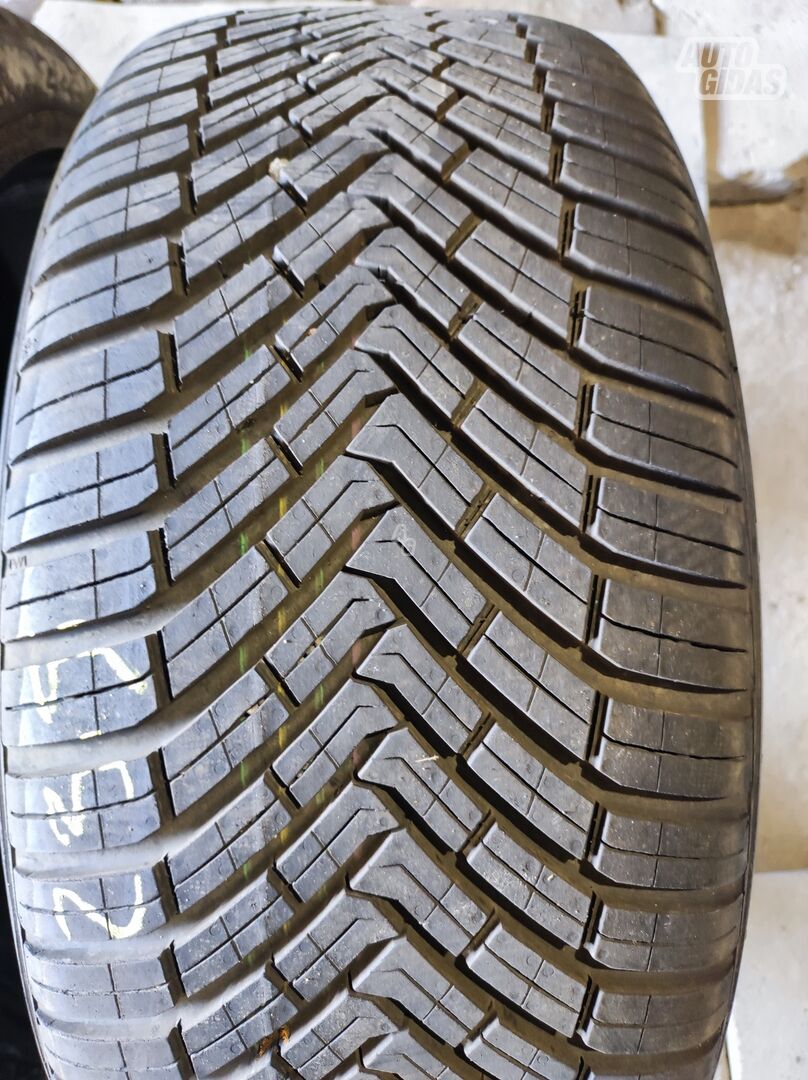 Continental R17 universal tyres passanger car