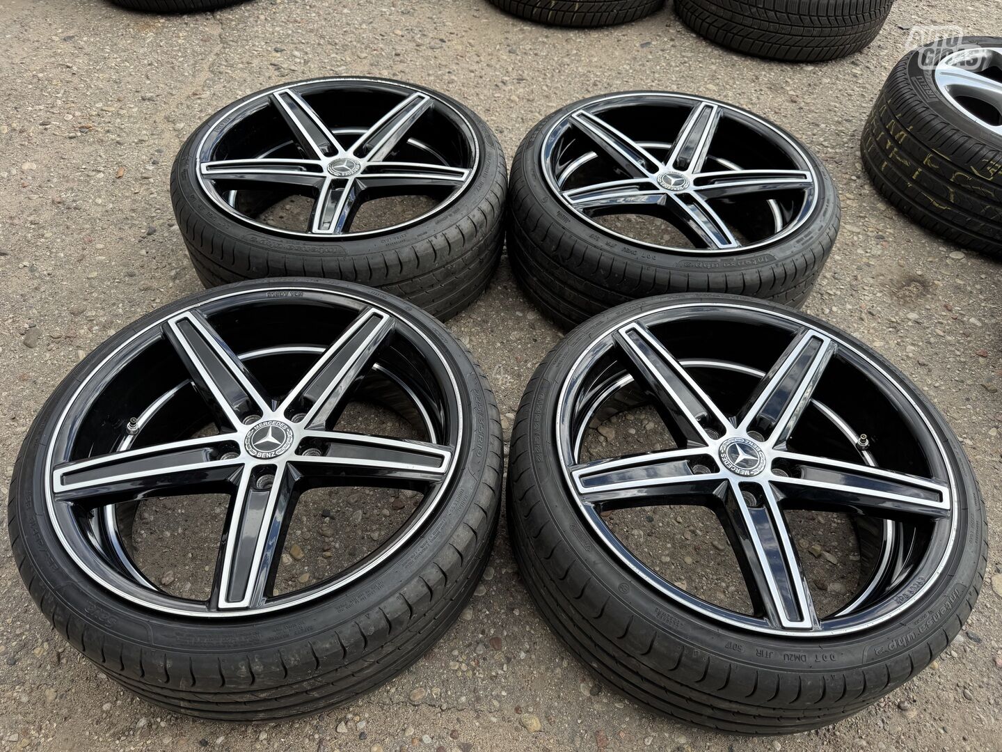 Mercedes-Benz Siunciam, 8.5J ET45 light alloy R19 rims