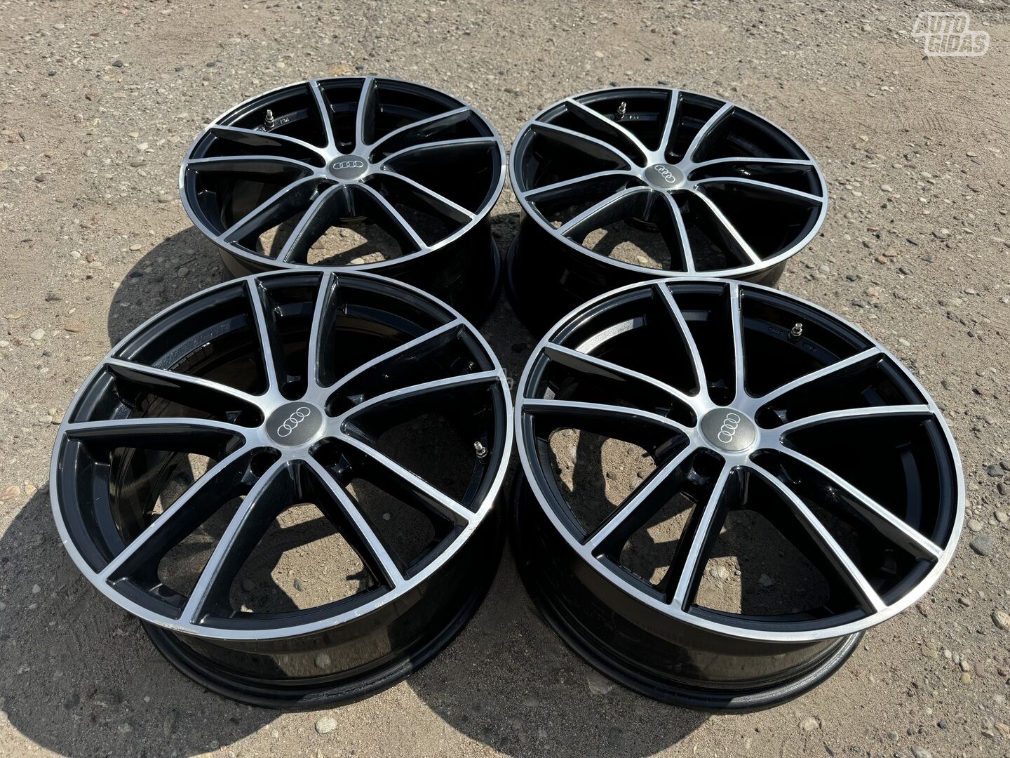 Audi Siunciam, 8J ET40 light alloy R18 rims