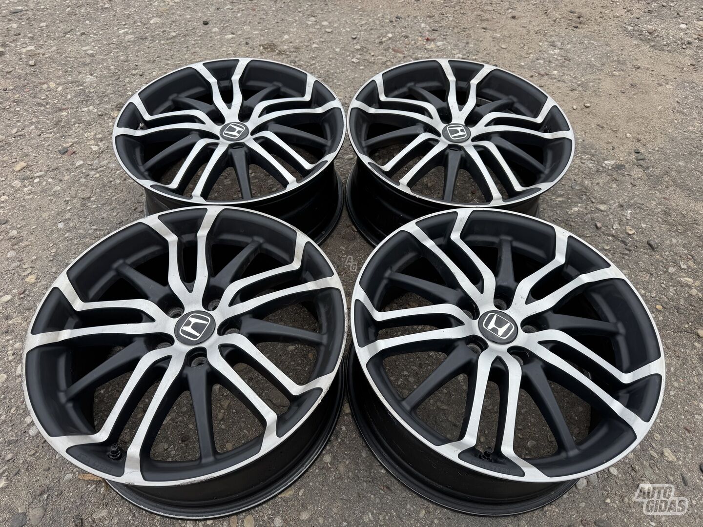 Honda Siunciam, 8J ET50 light alloy R18 rims