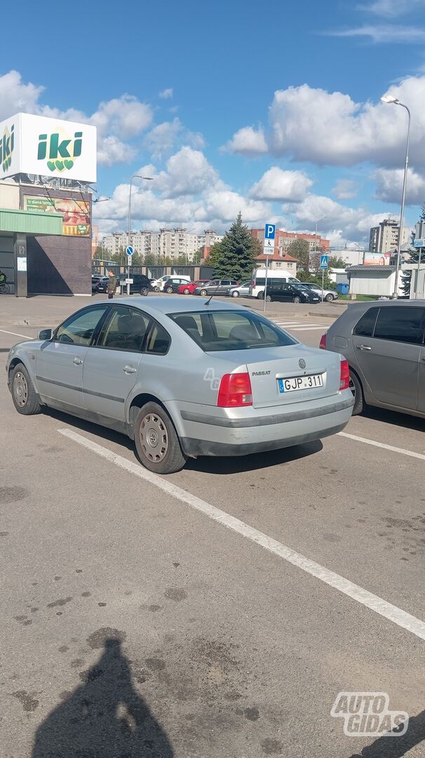 Volkswagen Passat 1999 y Sedan