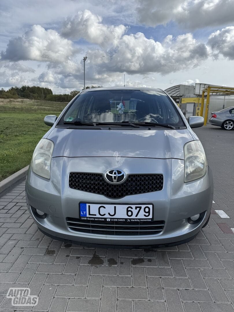 Toyota Yaris II 2007 г