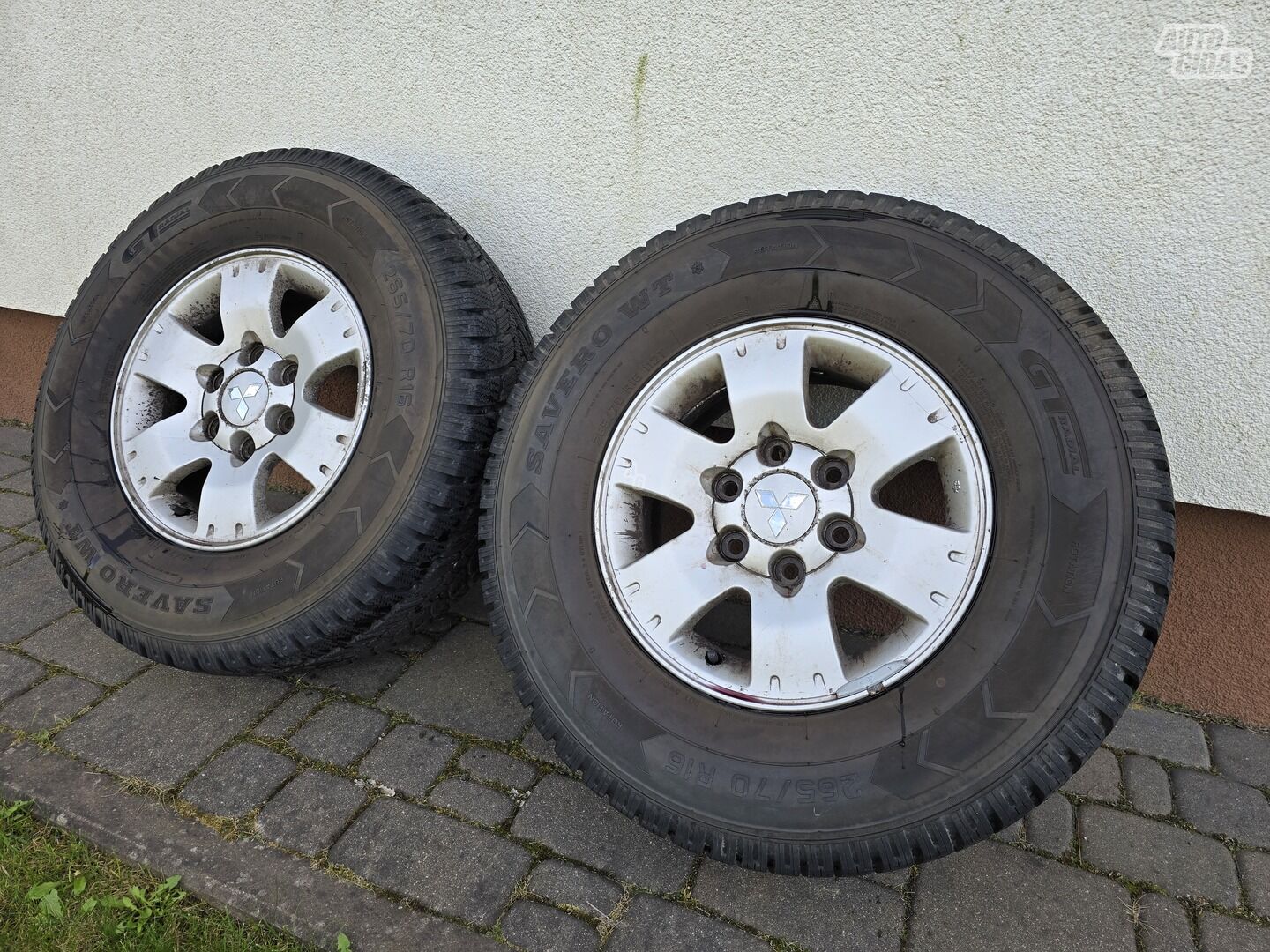 Mitsubishi Pajero light alloy R16 rims