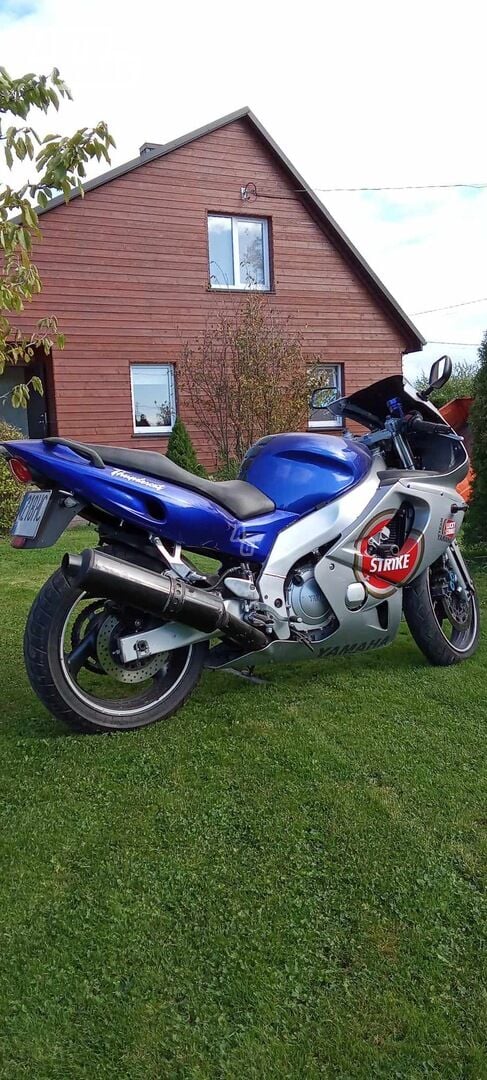 Yamaha YZF 2002 y Sport / Superbike motorcycle