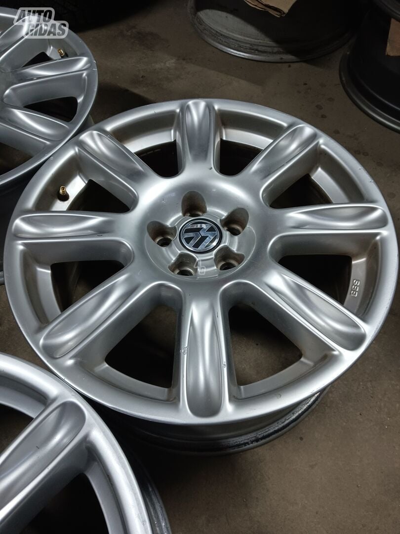 Volkswagen Polo Cross light alloy R17 rims