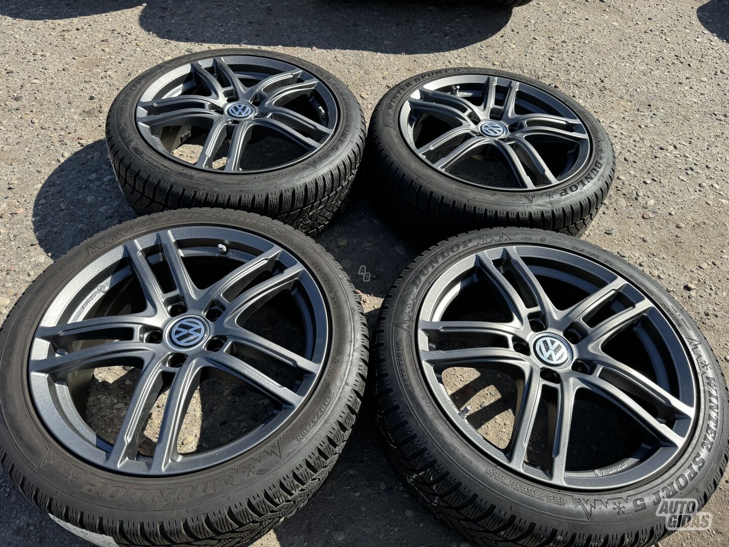 Volkswagen Siunciam, 7.5J ET42 light alloy R18 rims