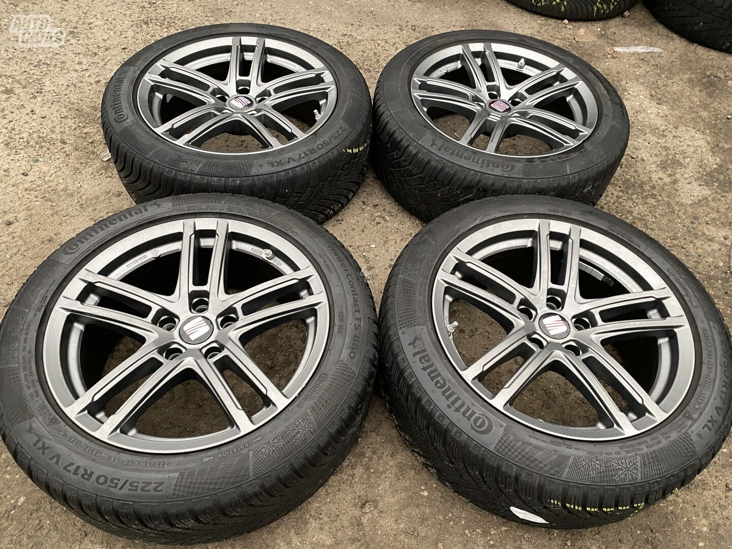 Seat Siunciam, 7J ET45 light alloy R17 rims