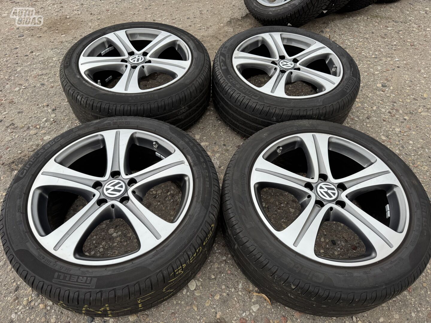 Volkswagen Siunciam, 8J ET43 light alloy R18 rims