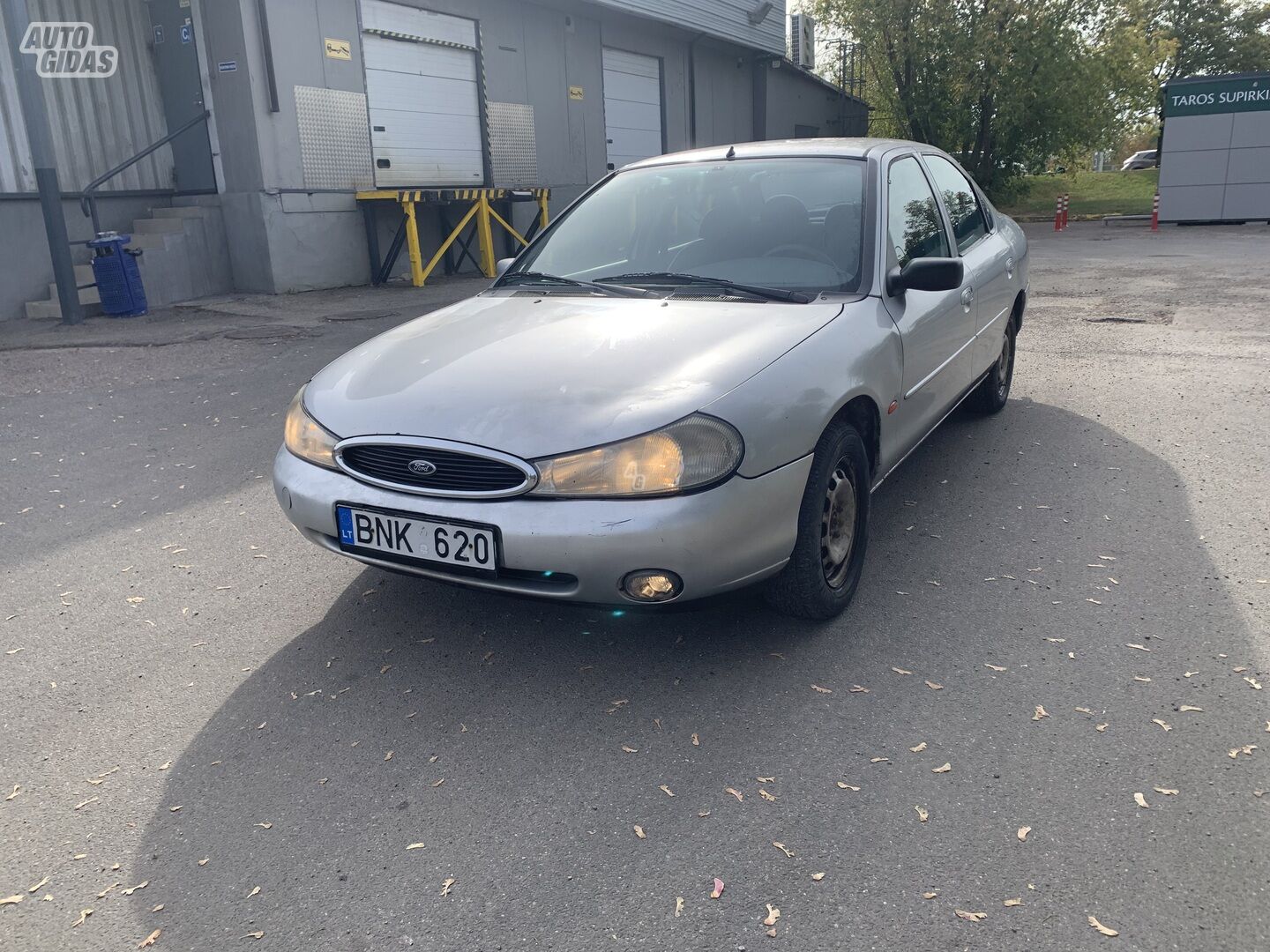 Ford Mondeo 2000 г Седан