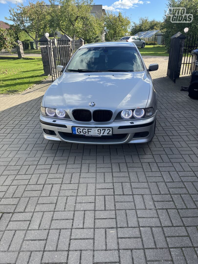 Bmw 530 E39 2000 г