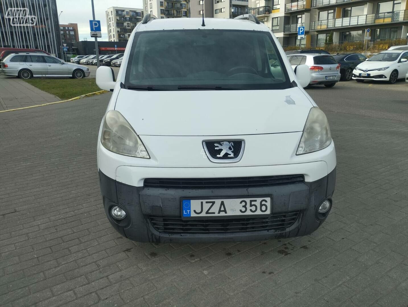 Peugeot Partner 2012 y Combi minibus