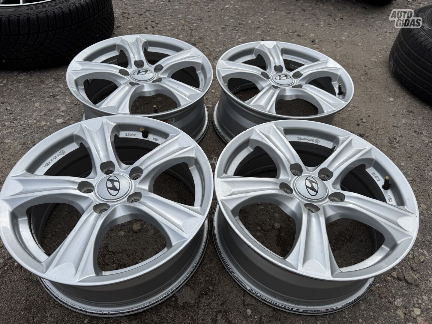 Hyundai Siunciam, 6.5J ET45 light alloy R16 rims