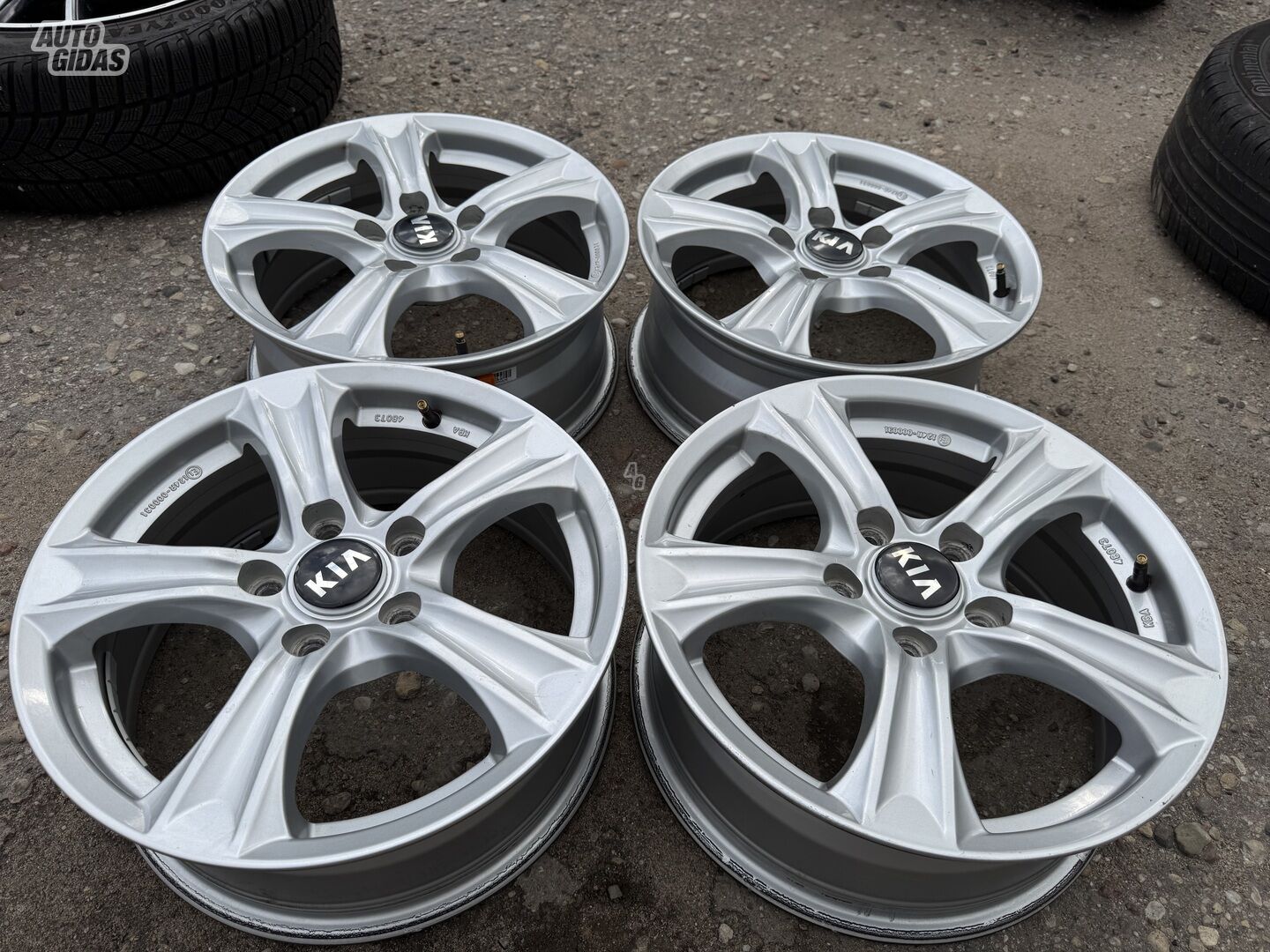 KIA Siunciam, 6.J ET45 light alloy R16 rims