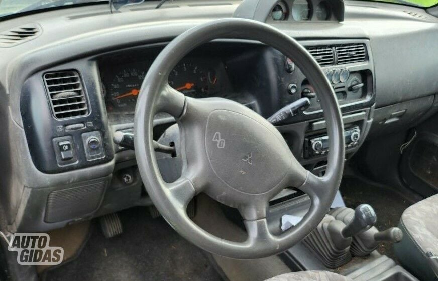 Mitsubishi L200 2000 г Пикап