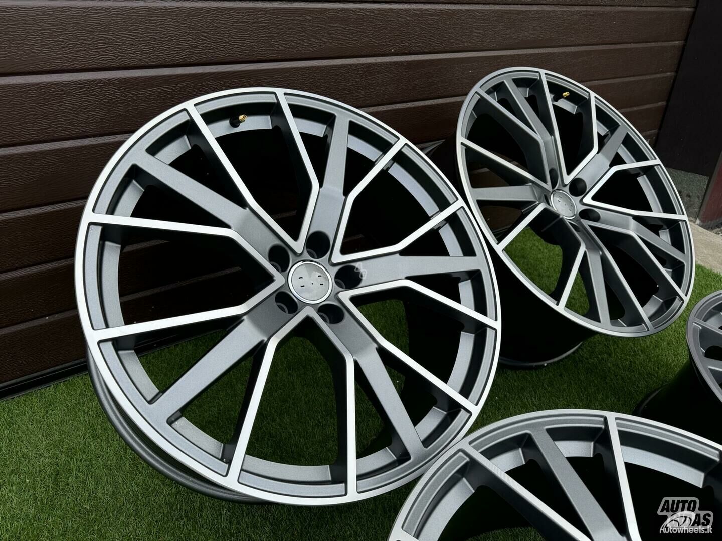 Autowheels Audi Q 5 V Star Style defektas lengvojo lydinio R22 ratlankiai