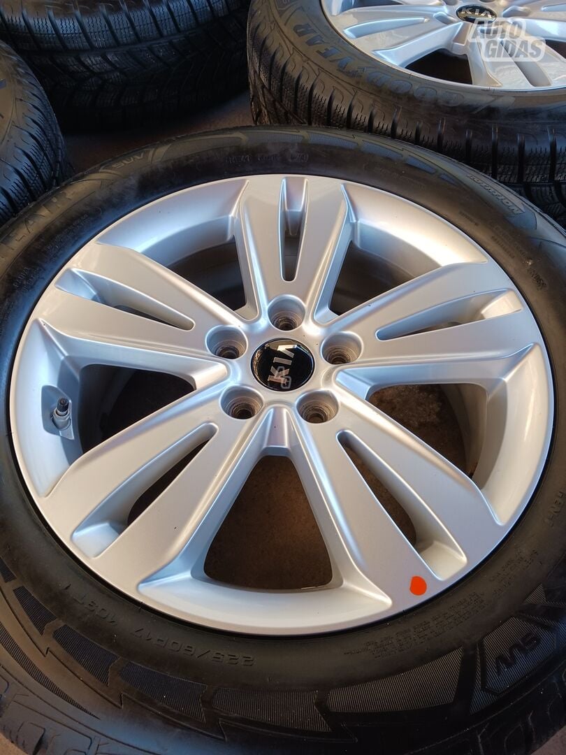 KIA Sportage light alloy R17 rims