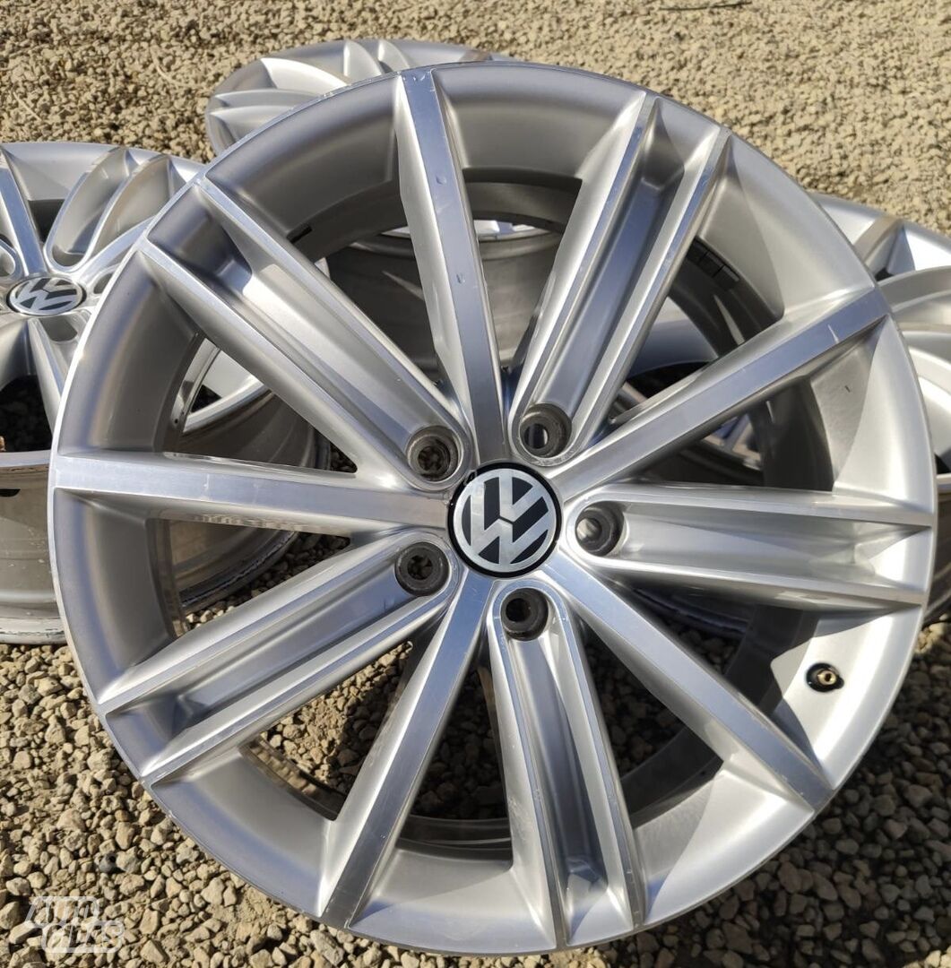 Light alloy R18 rims