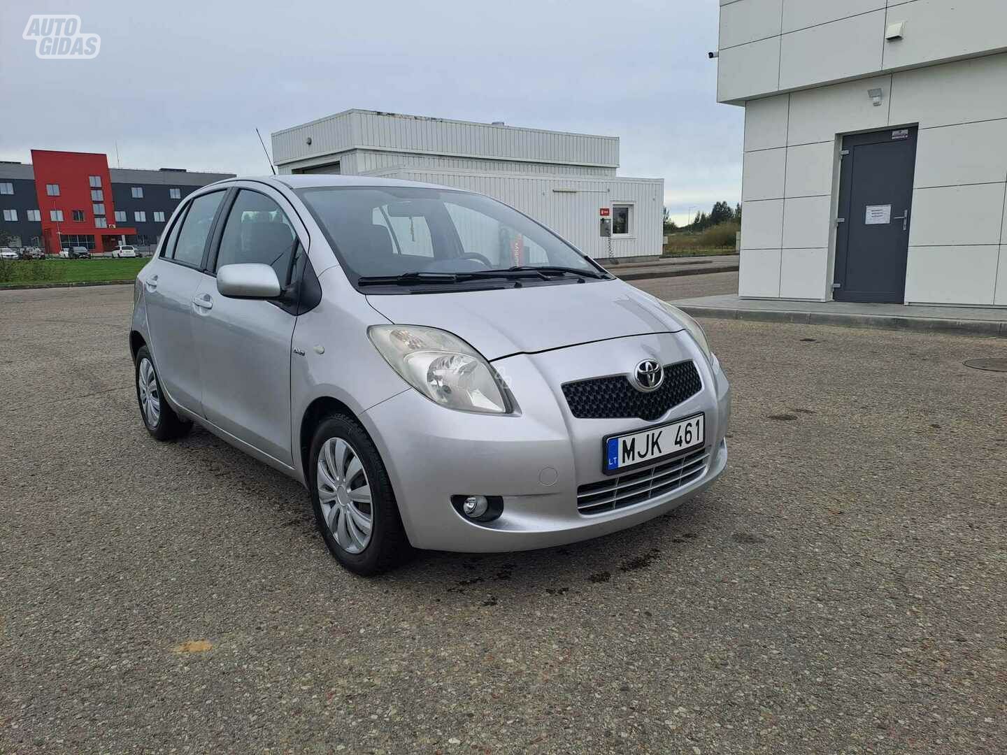 Toyota Yaris II 2009 г