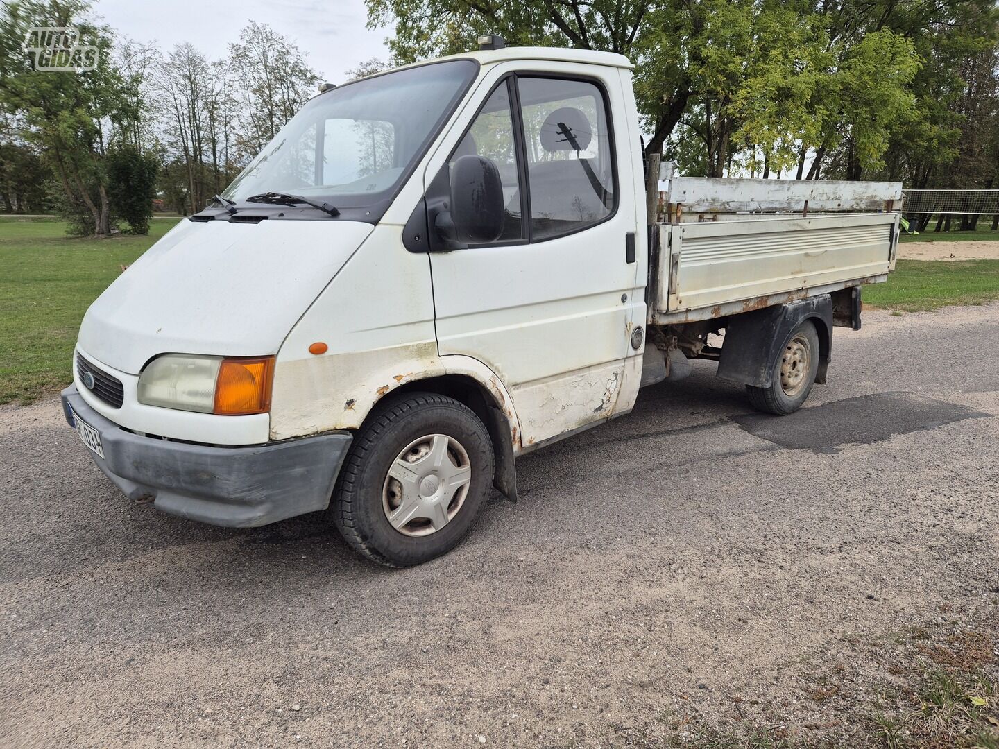 Ford Transit 1995 y Commercial auto (with box)